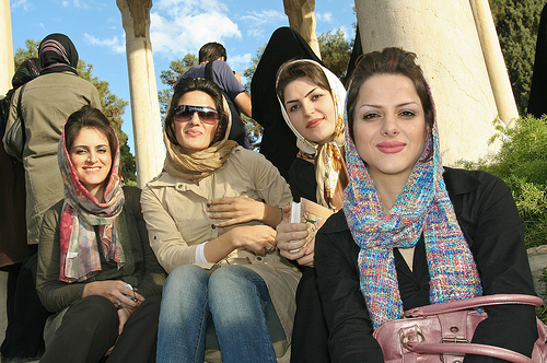 Taco de ojo - Página 2 Iran_shiraz_travel_hafez